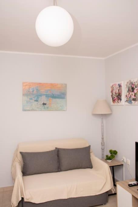 Anadora 2: Hospitable Stone House With Yard Appartement Alexandroupolis Buitenkant foto