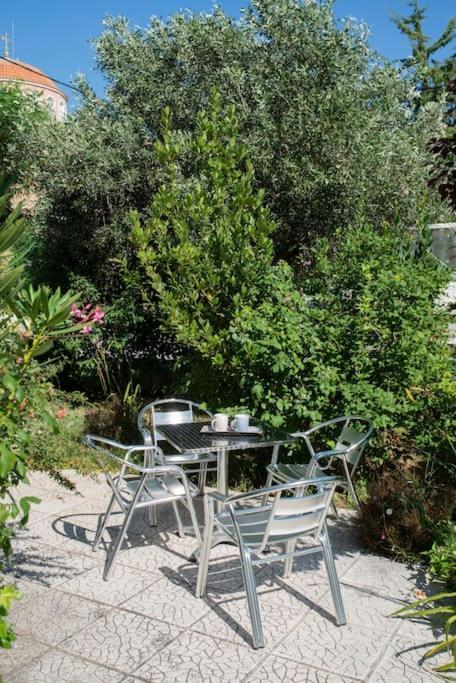 Anadora 2: Hospitable Stone House With Yard Appartement Alexandroupolis Buitenkant foto
