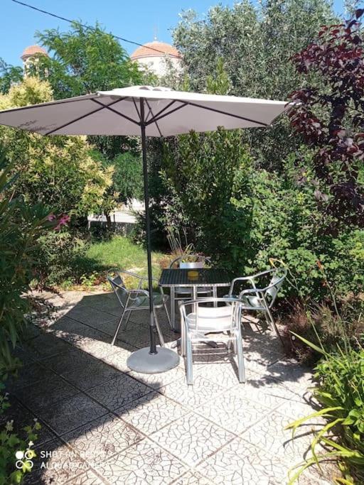Anadora 2: Hospitable Stone House With Yard Appartement Alexandroupolis Buitenkant foto